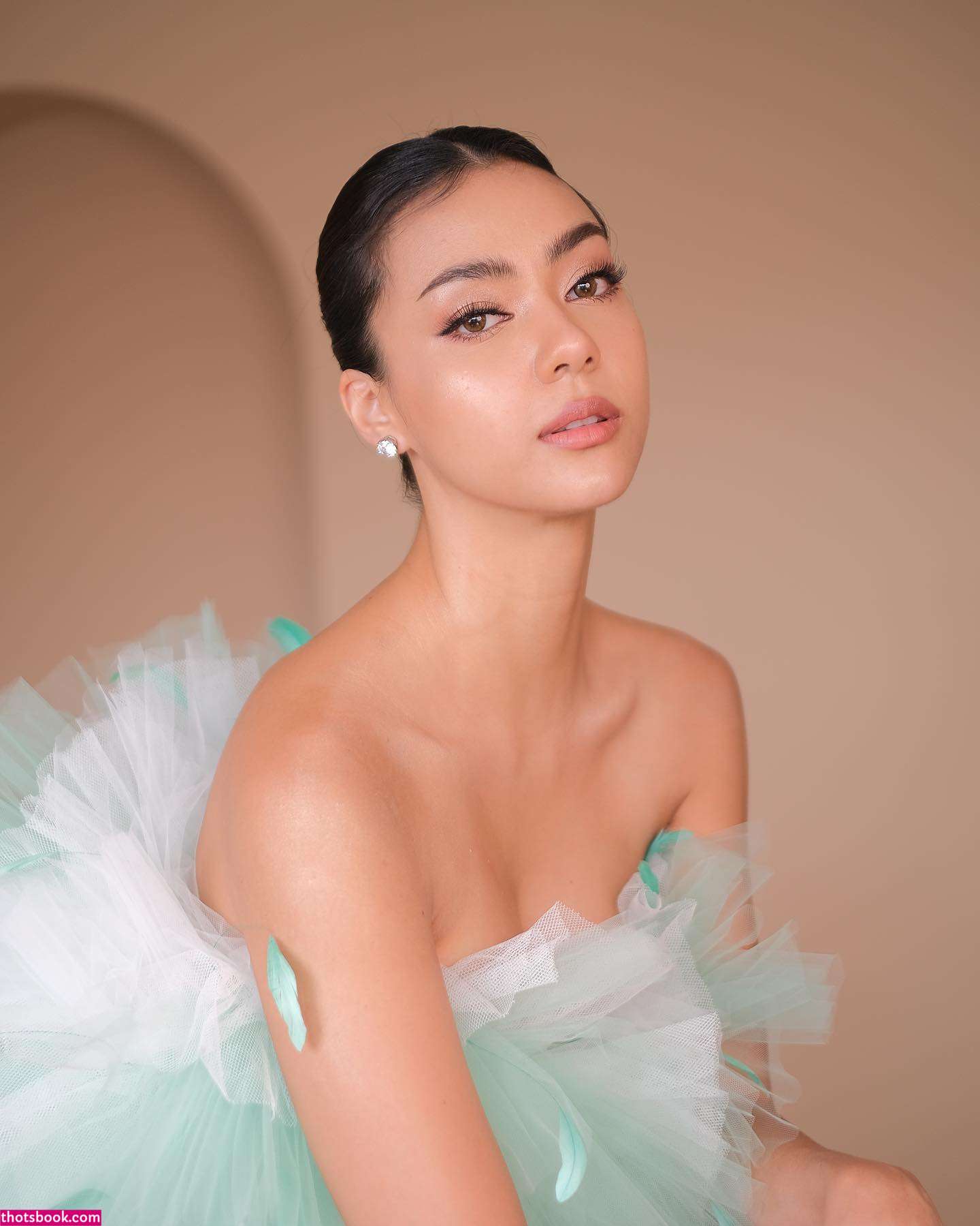 Amanda Obdam Photo #14