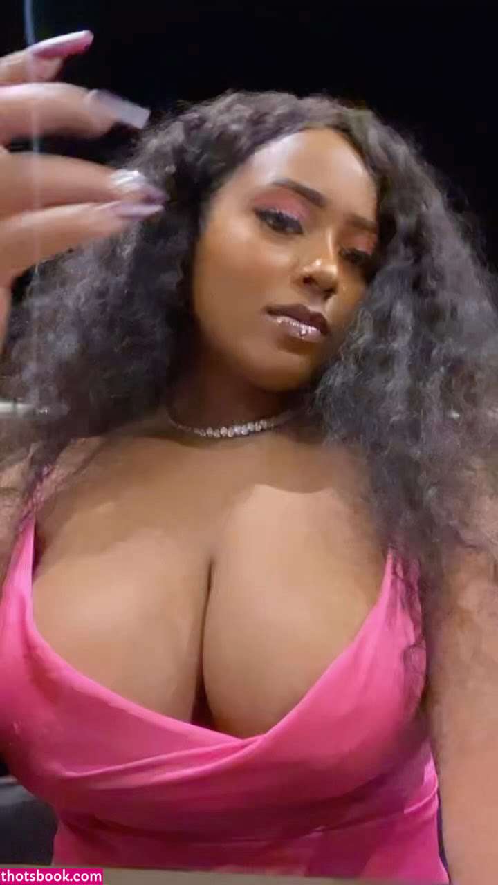 Bella Batista Photo #9