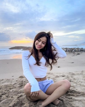 Chloe Marquez Photo #7