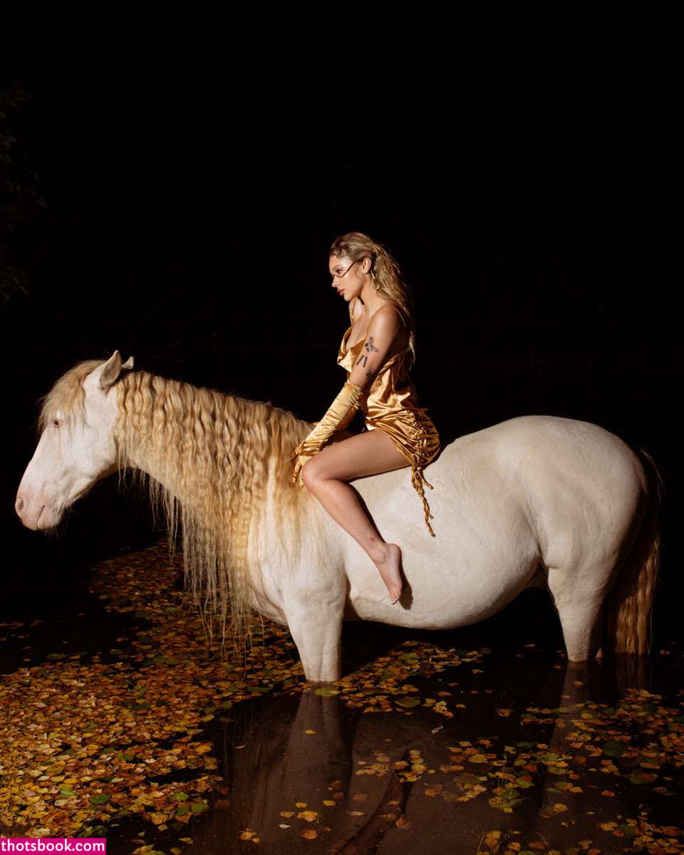 Lila Janowska Photo #21