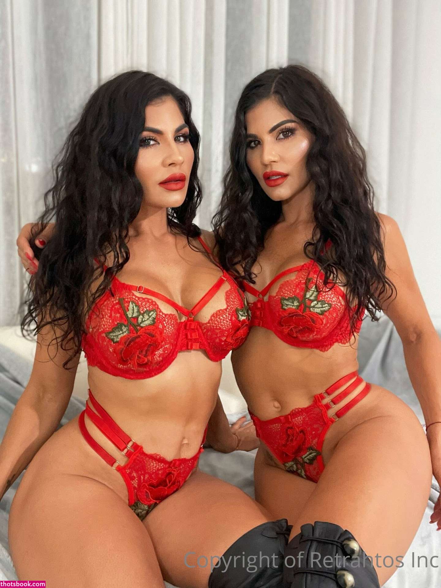 twinsmaimai Photo #19