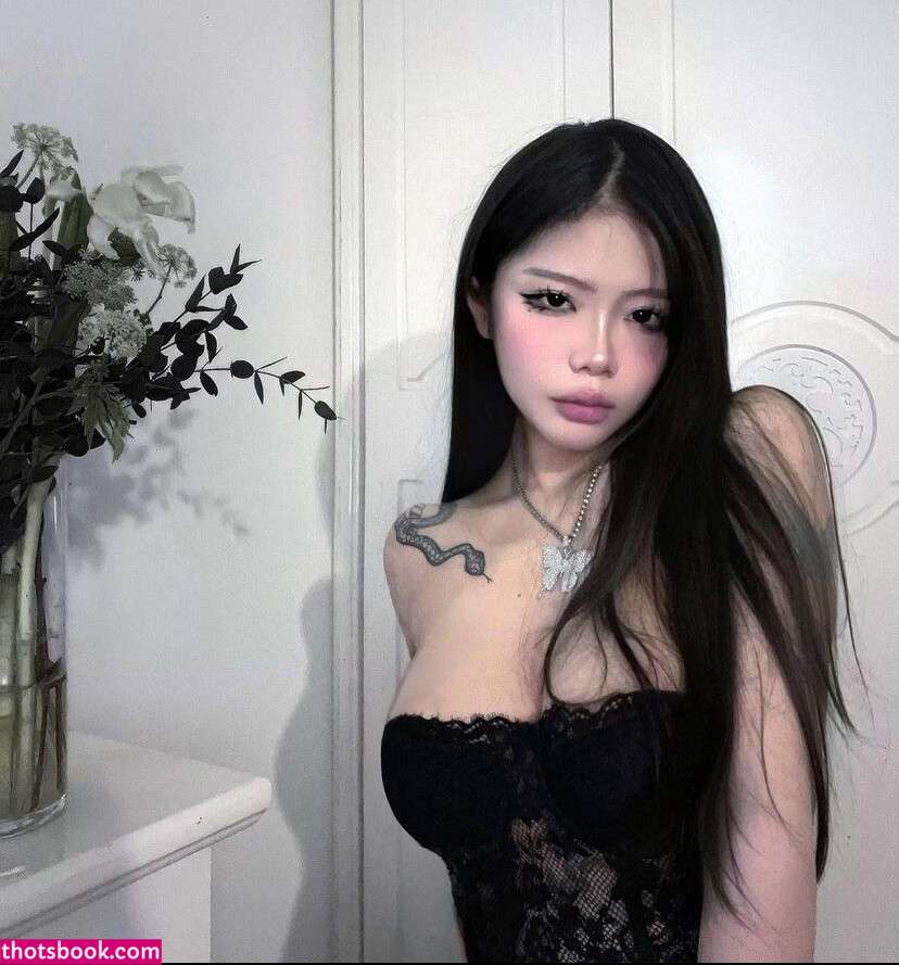 Veronica Lucifer Photo #7