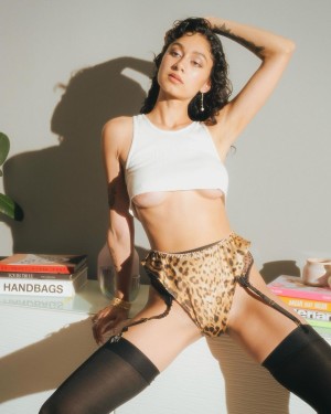 Ash Demarre Photo #26