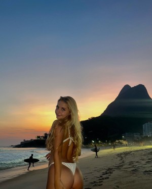 Julie Remoissenet Photo #19