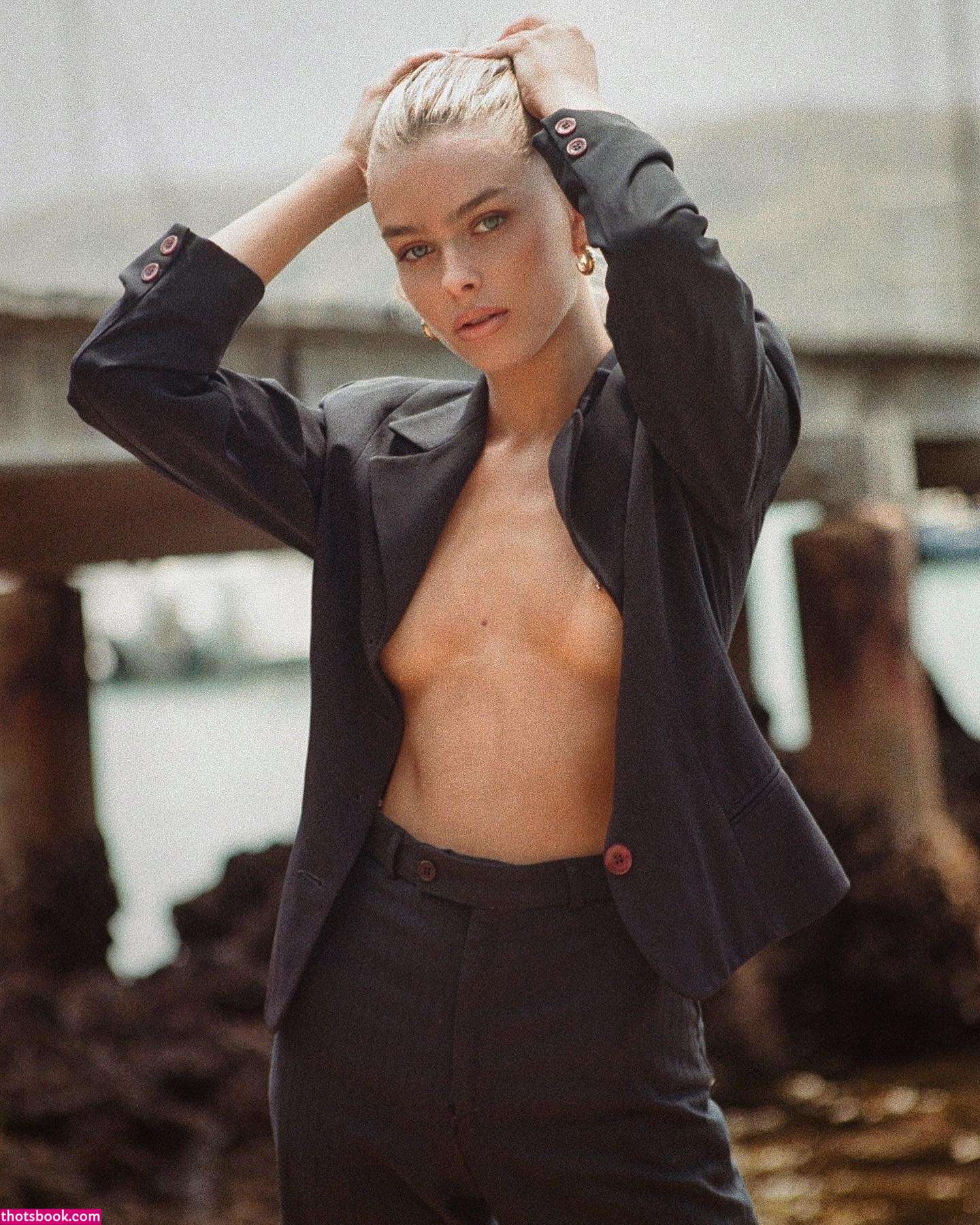 Kiana Flanet Photo #7