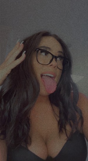 Lauren Allen Photo #3