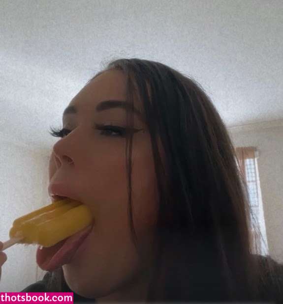 Lauren Allen Photo #14