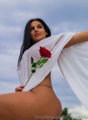 Georgiana Bianca Photo #30