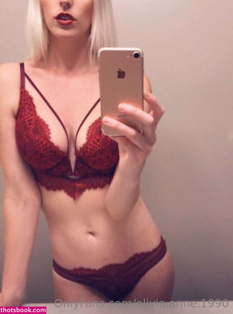 Olivia Anne 1990 Photo #5