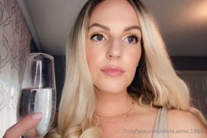 Olivia Anne 1990 Photo #6