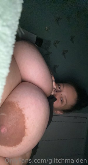 Glitchmaiden Photo #9