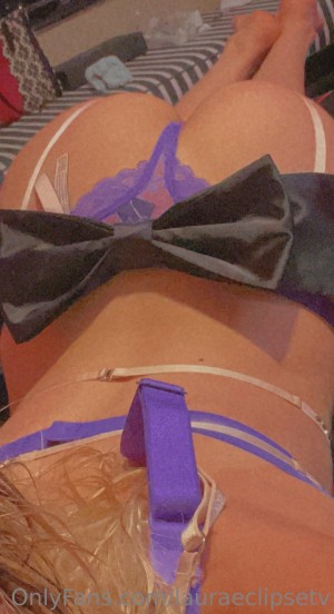 Laura Eclipse Photo #33