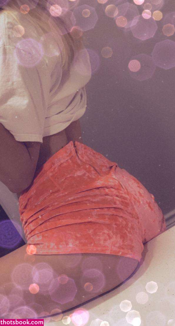 Laura Eclipse Photo #40