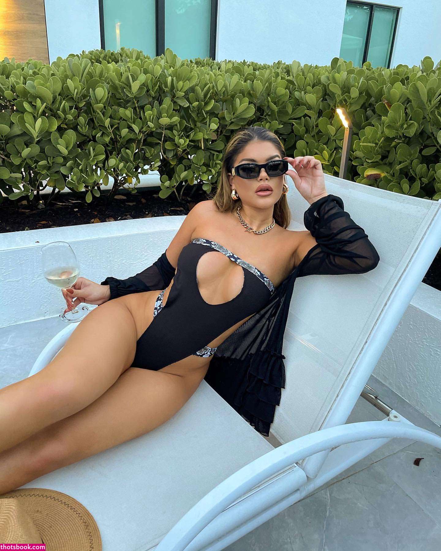 Dayanna Comas Photo #6