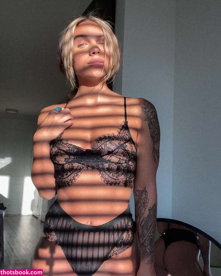 Kirstin Taylor Photo #25