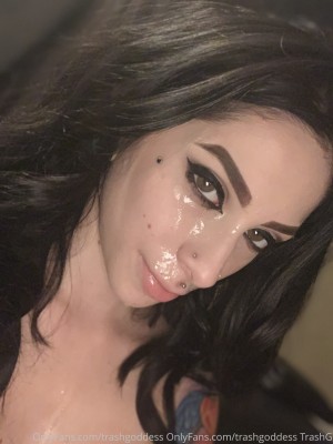 trashgoddess Photo #5