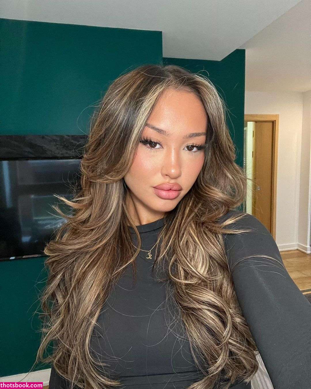 Lottie Hutton Photo #11