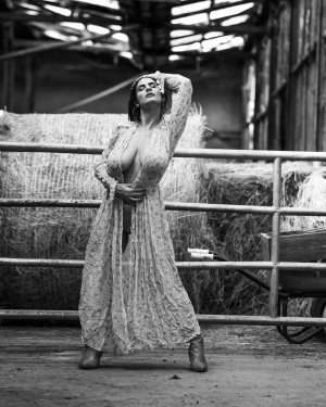 valeriaflagella Photo #13