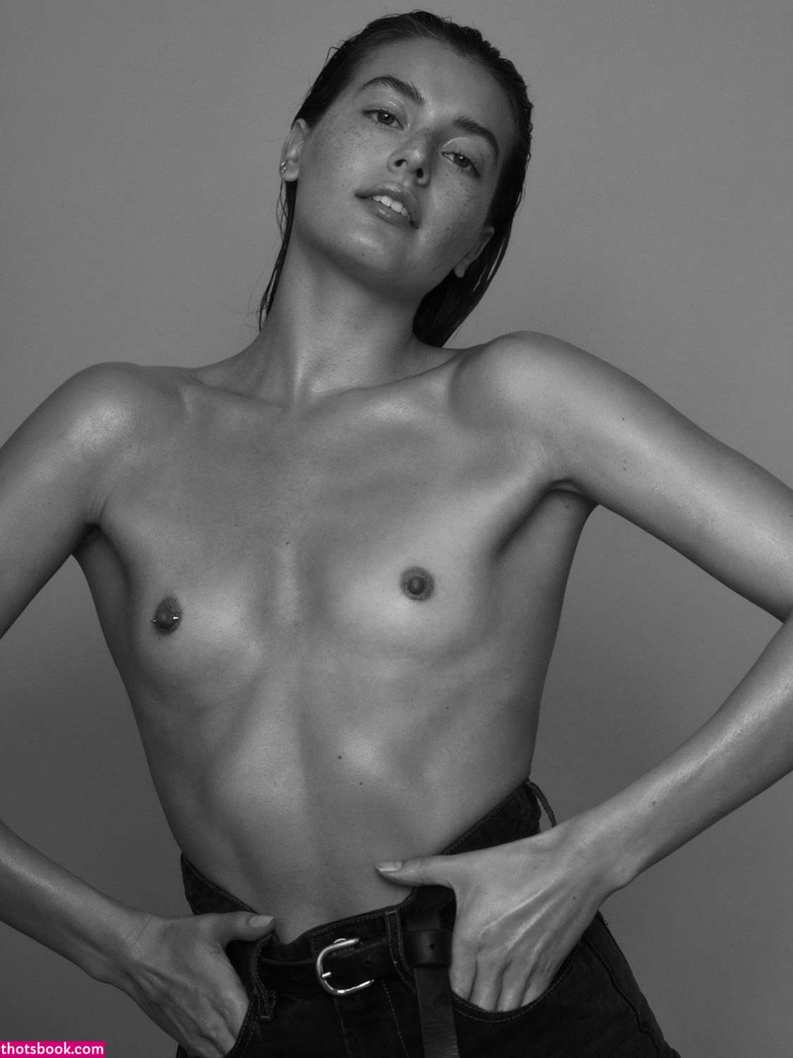 Jessica Clements Photo #9