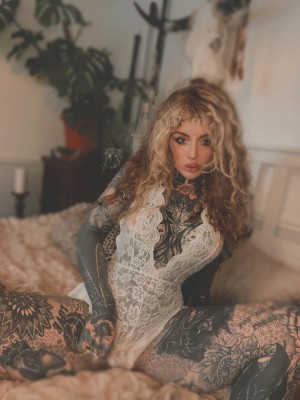 Sophie Wilde Photo #14