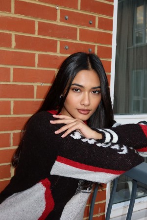 Thuzar Wint Lwin Photo #13