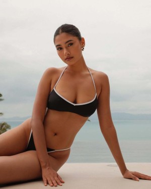 Thuzar Wint Lwin Photo #21