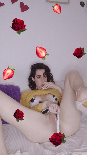 Anet Centeno Photo #6