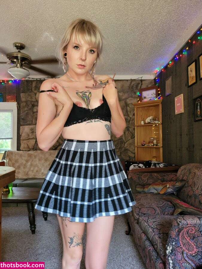 sweetfaebelle Photo #36