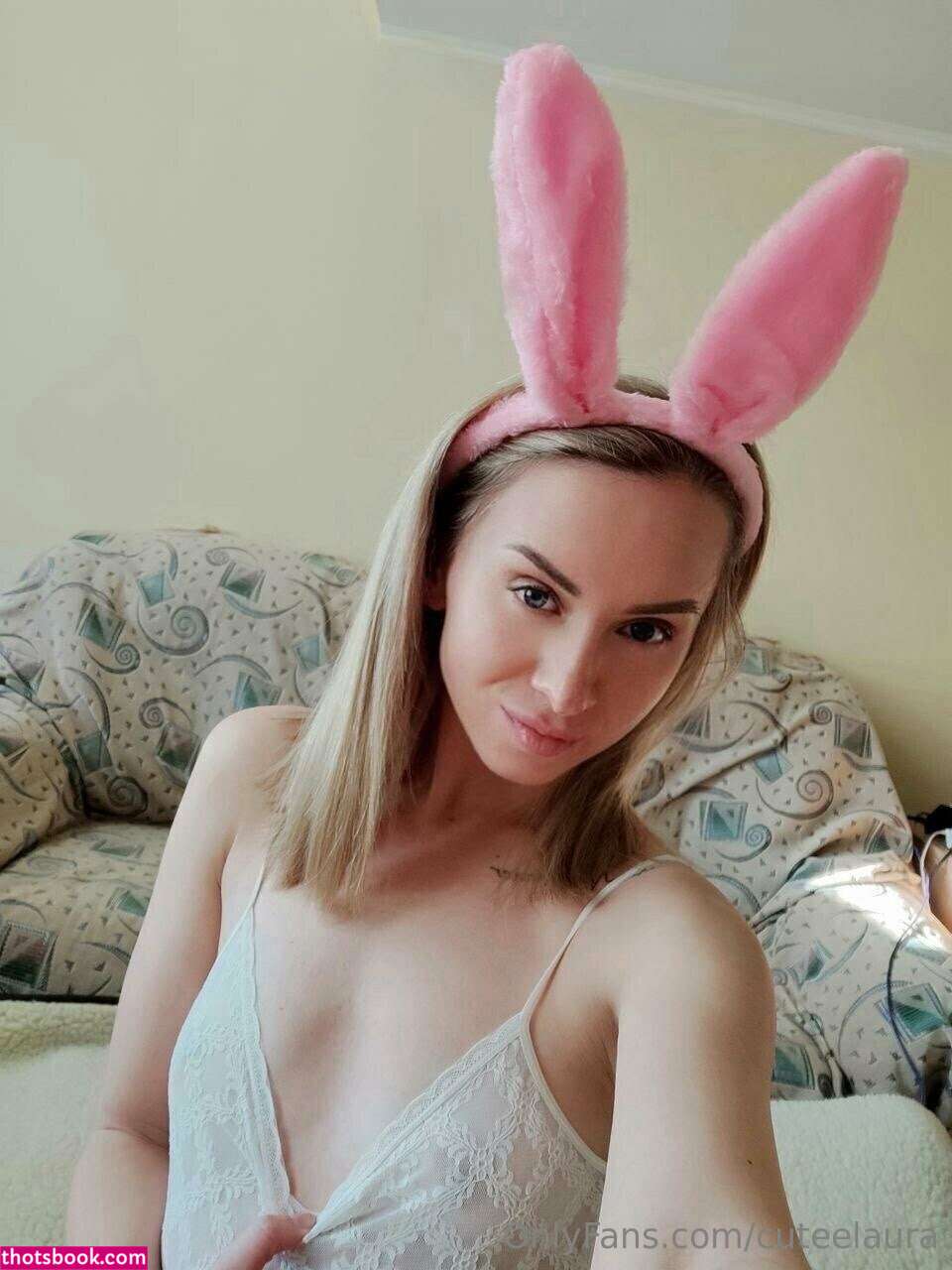 Laura Smile Photo #24