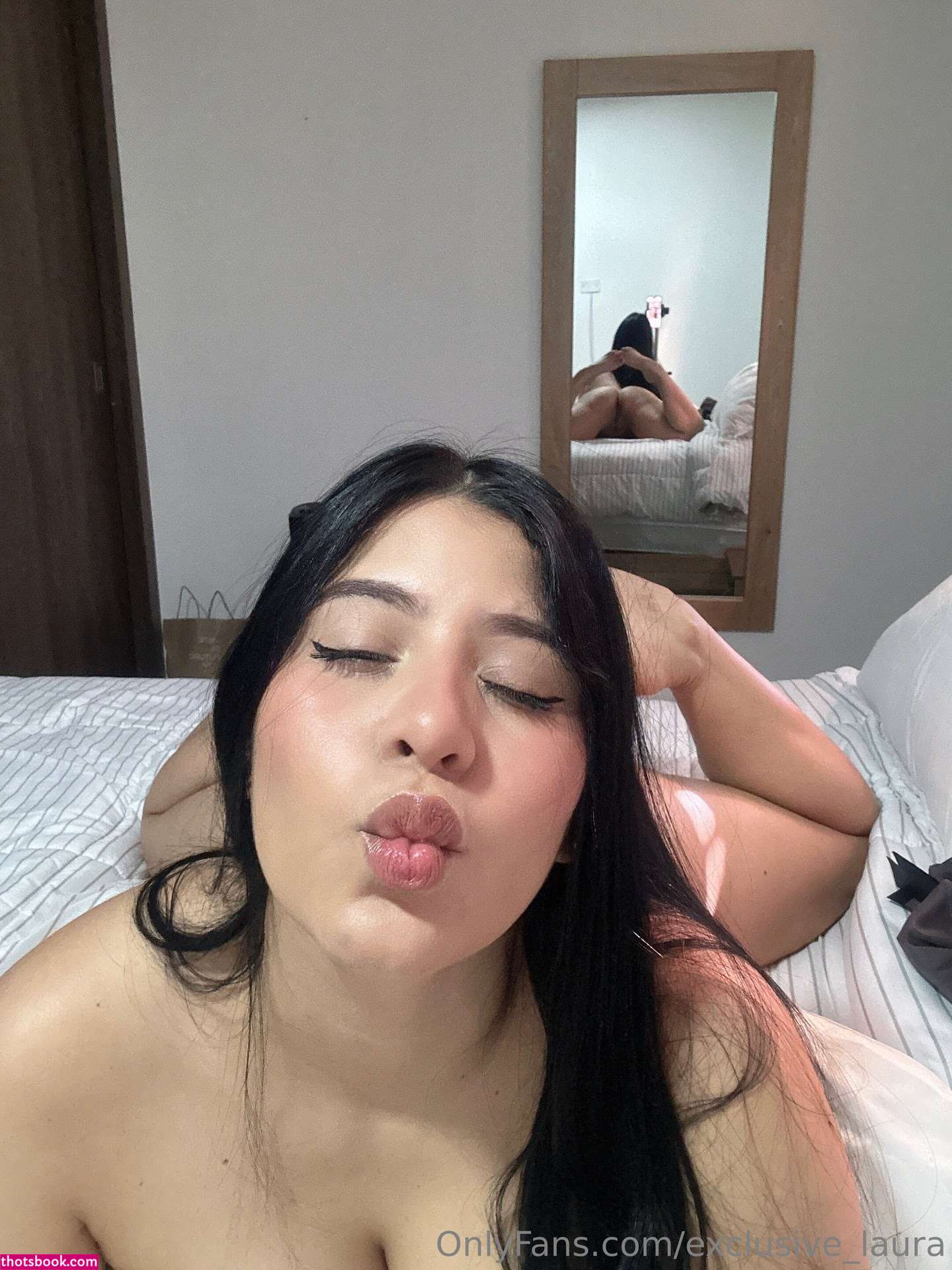 Laura Cookie Photo #20