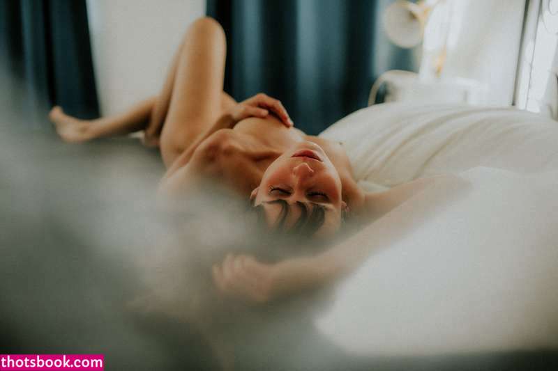 Katharina Chamaleon Photo #23