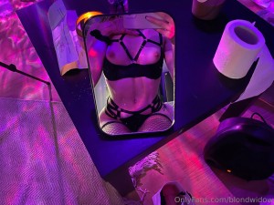 Blondwidow Photo #16