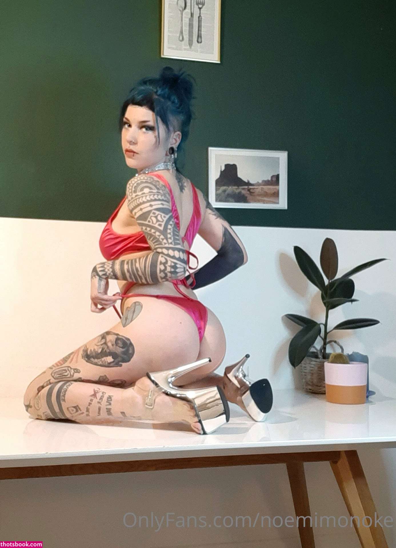 Noemi Riot Photo #24