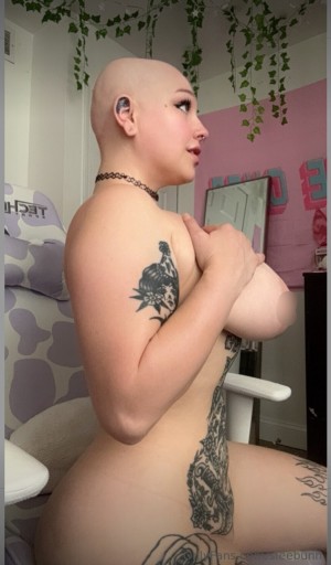 Holobunny69 Photo #9