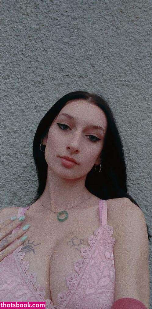 Roxy Milano Photo #6