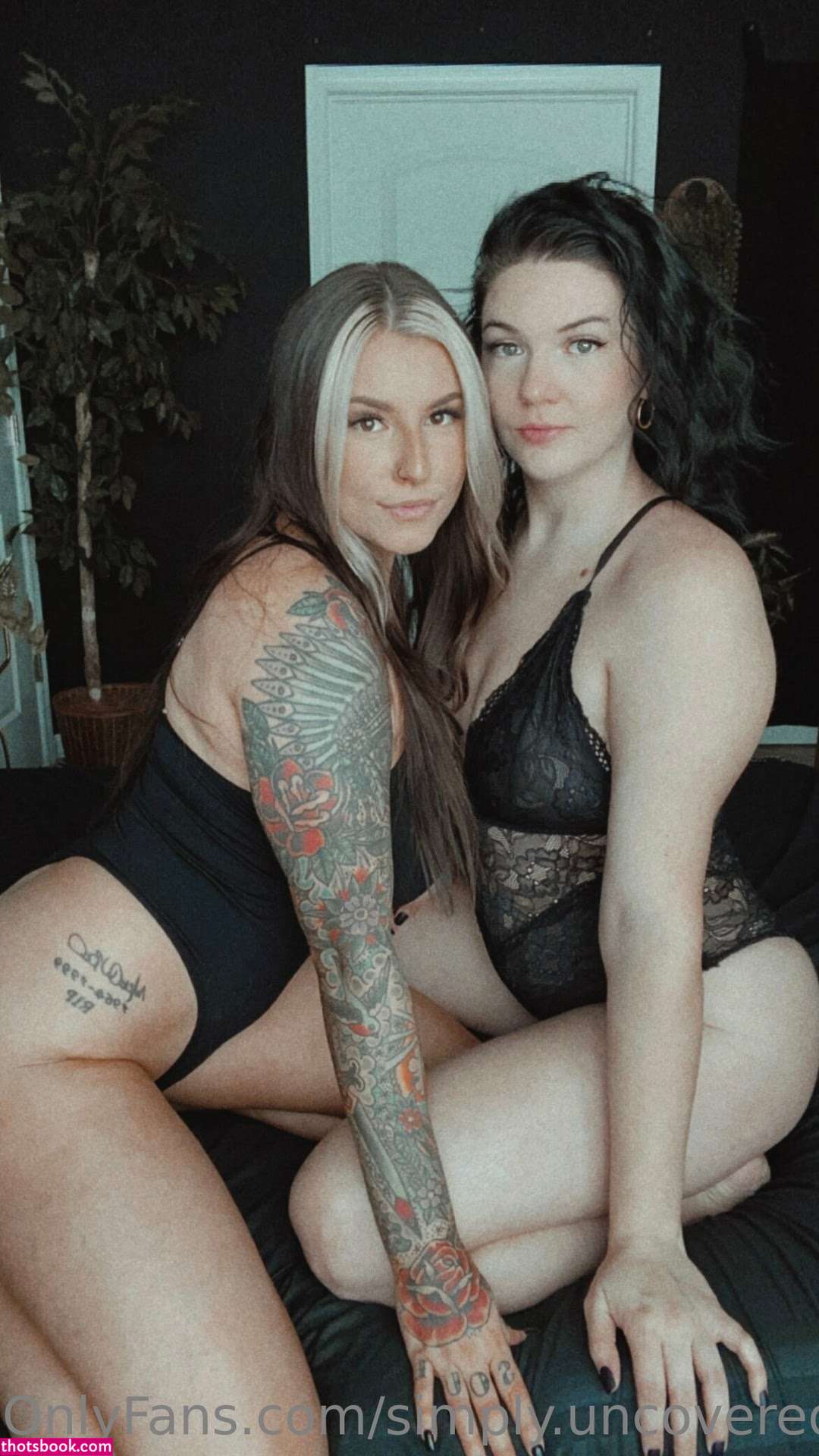 Simplyuncovered Photo #10