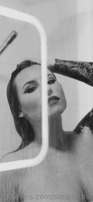 Simplyuncovered Photo #8