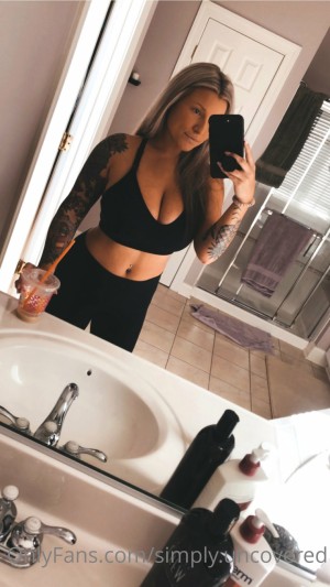 Simplyuncovered Photo #13