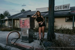 Simplyuncovered Photo #33