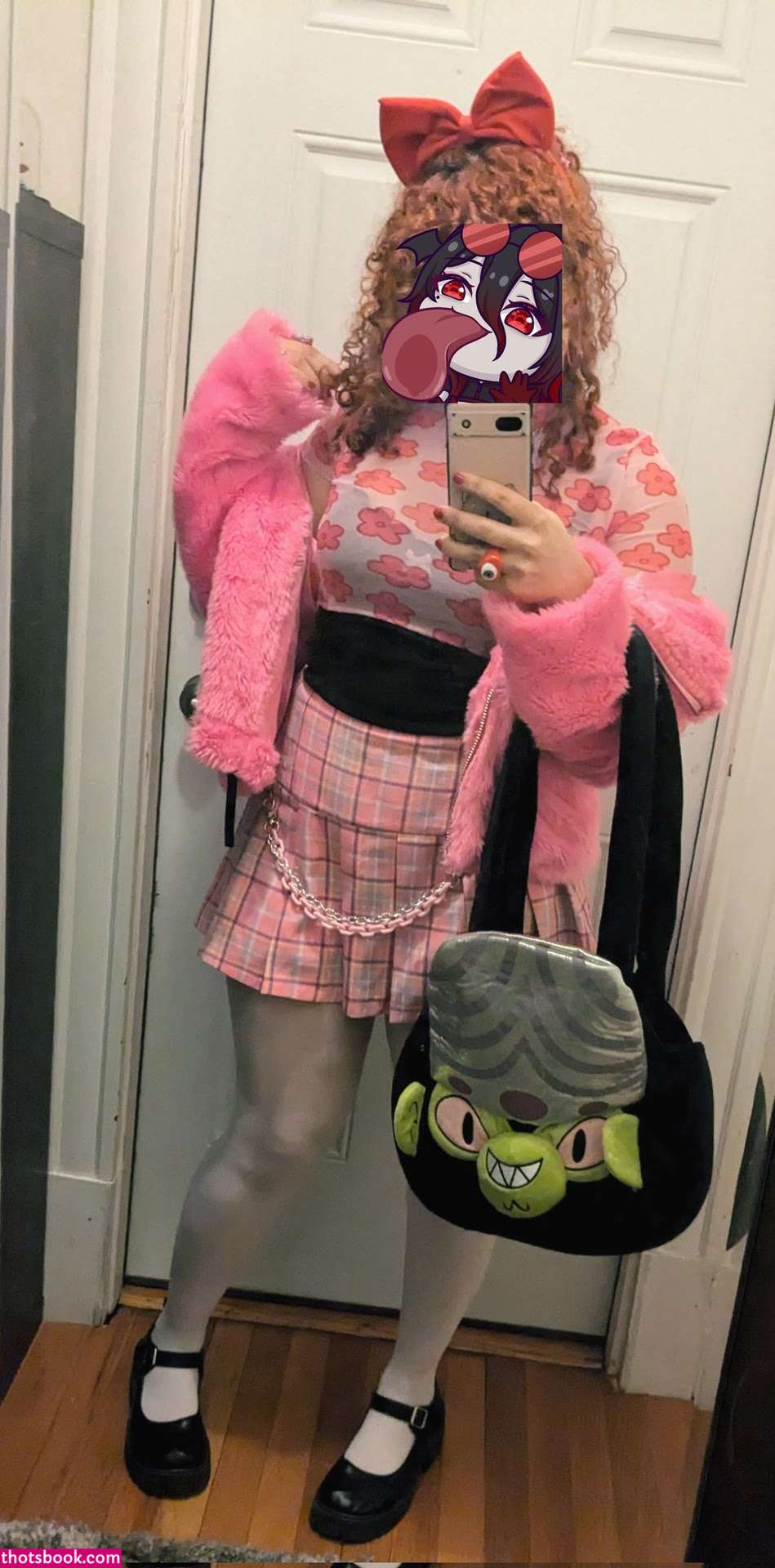 Carmilla Roux Photo #3