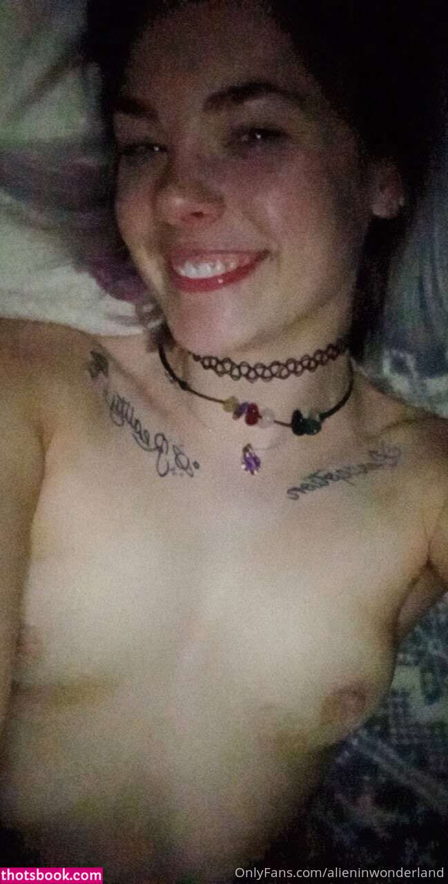 Alieninwonderland Photo #9