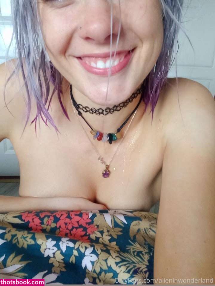 Alieninwonderland Photo #11