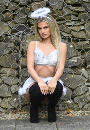 Amelia Bell Photo #9