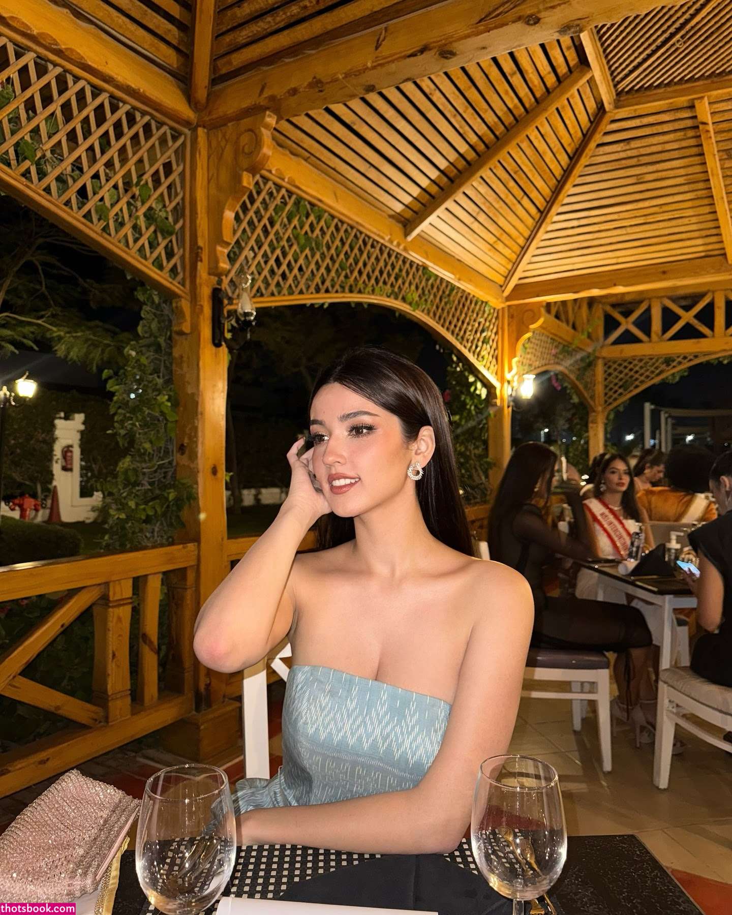 Arabella Gregory Photo #8