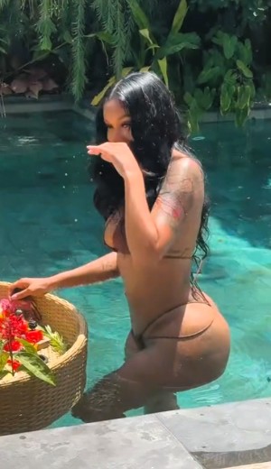 Ashley Burgos Photo #15