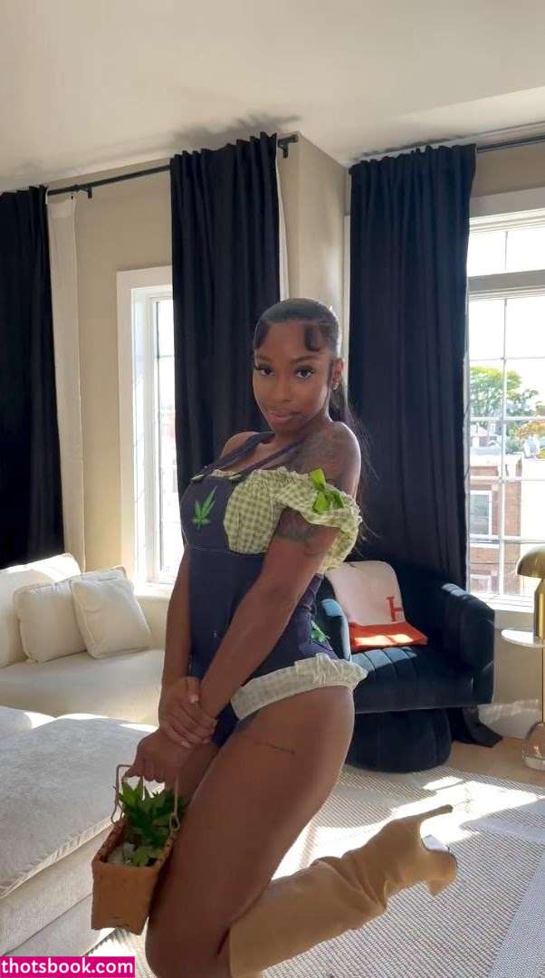 Ashley Burgos Photo #29