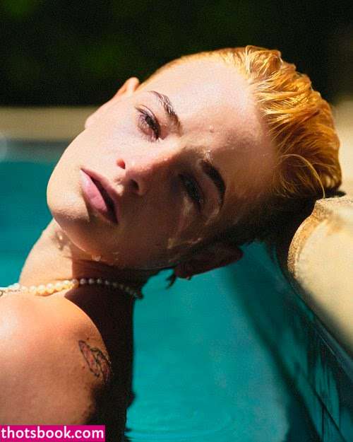 Esther Mcgregor Photo #1