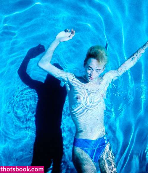 Esther Mcgregor Photo #7