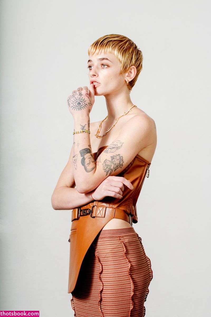 Esther Mcgregor Photo #11