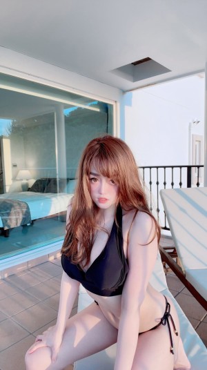 J3anne Hor1 Photo #1